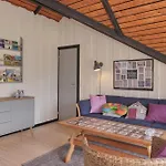 Beautiful In With 2 Bedrooms And Internet